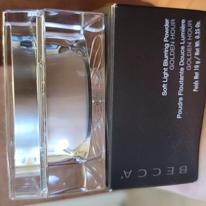 Becca soft light blurring setting powder in golden hour. Brand new full size.